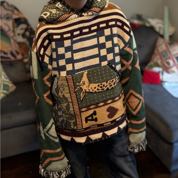 Repurposed Hoodie from tapestry blanket - Picture 5 of 6